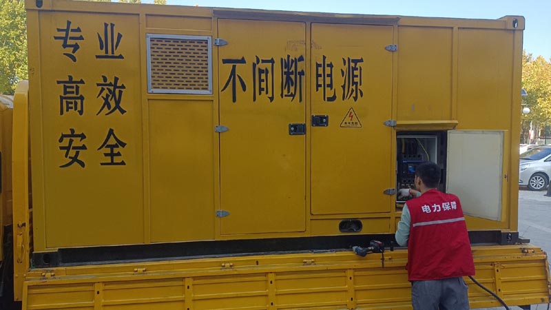 景县柴油发电机组和UPS电源配合使用时，如何避免切换过程中的电力中断？